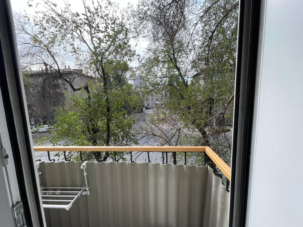 Apartment On Kievskaya Street Biskek Kültér fotó